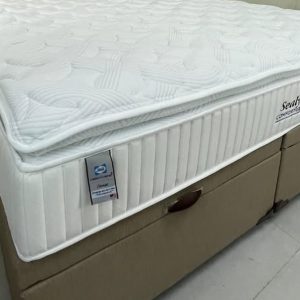 Colchão Casal Sealy Comfort Gel, Côr Bege/Branco, da Plumatex - Base Bau Queen Bipartida